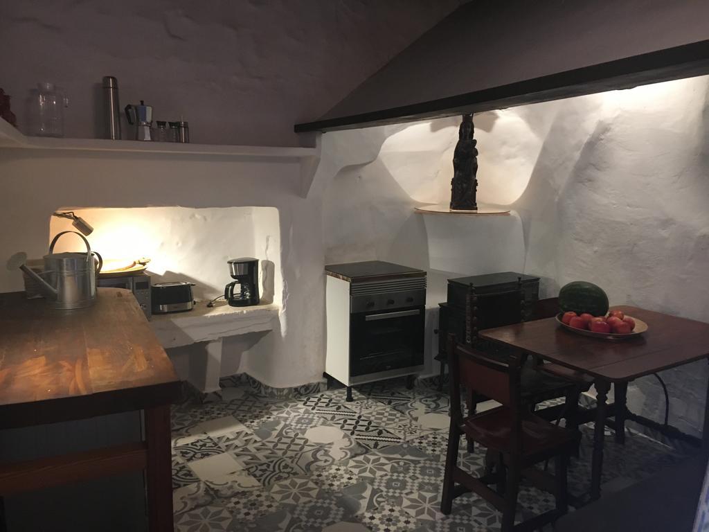 Stadthaus Mitten Im Kuenstlerviertel Von Mit Zwei * Artà